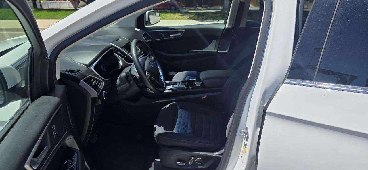 Interior delantero del Ford Edge 2016
