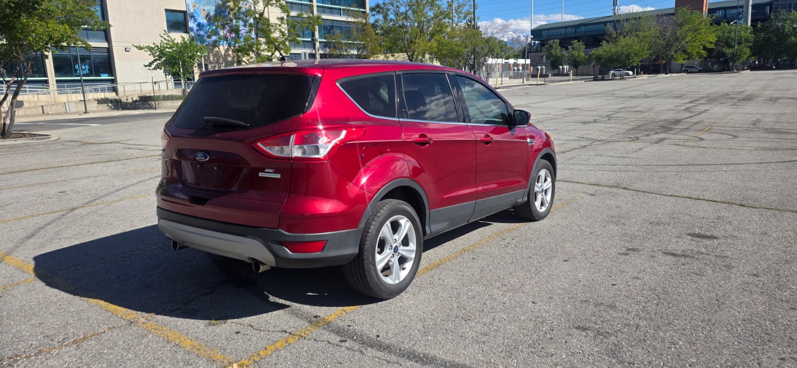 Ford Escape 2013 vista posterior derecha