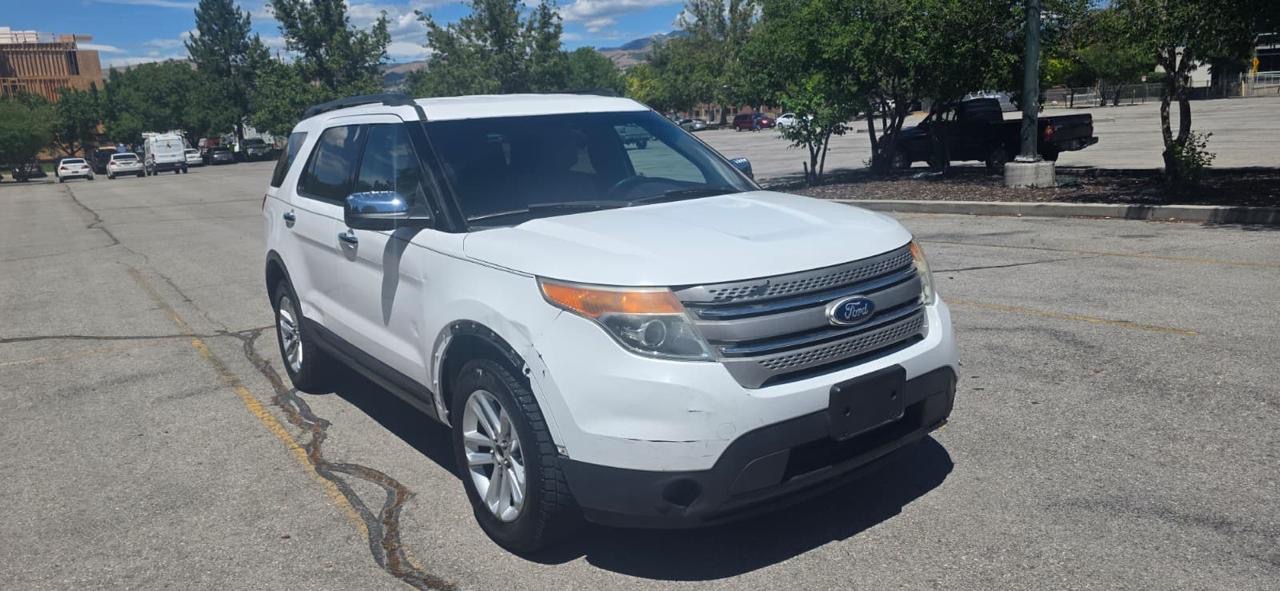 Ford Explorer 2013 vista frontal lateral derecha